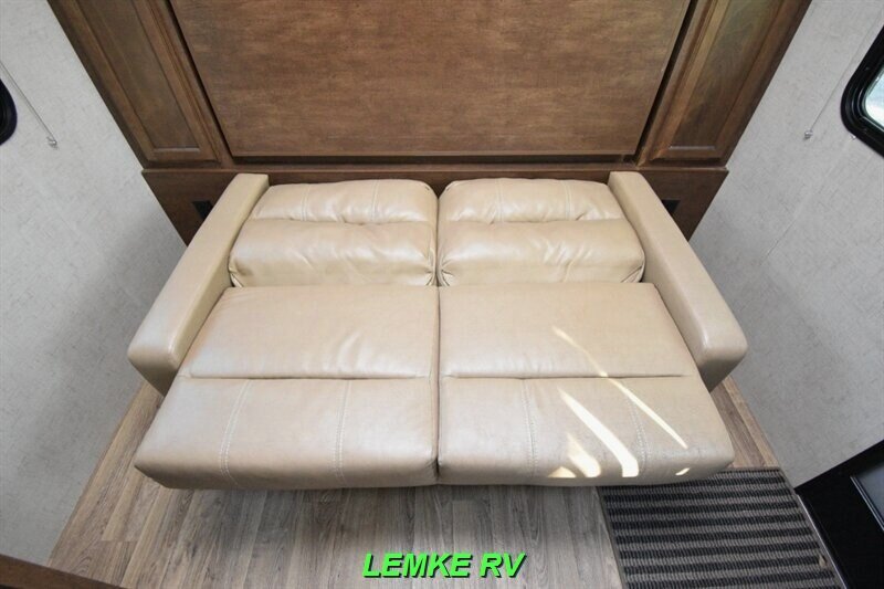 2017 Venture RV Sonic Lite SL169VBH   - Photo 21 - Rocklin, CA 95677