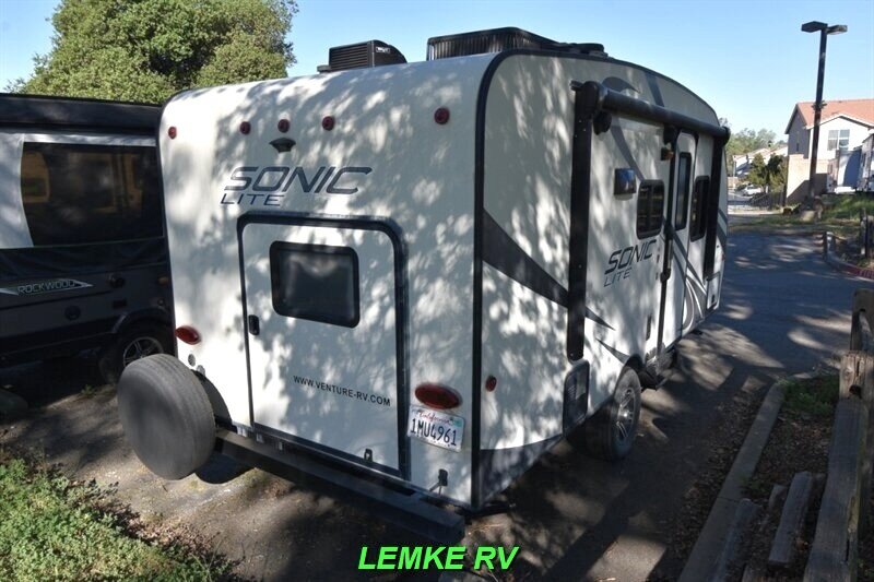2017 Venture RV Sonic Lite SL169VBH   - Photo 7 - Rocklin, CA 95677