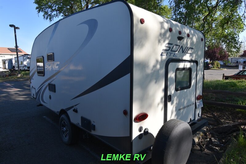 2017 Venture RV Sonic Lite SL169VBH   - Photo 7 - Rocklin, CA 95677