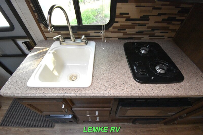 2017 Venture RV Sonic Lite SL169VBH   - Photo 15 - Rocklin, CA 95677