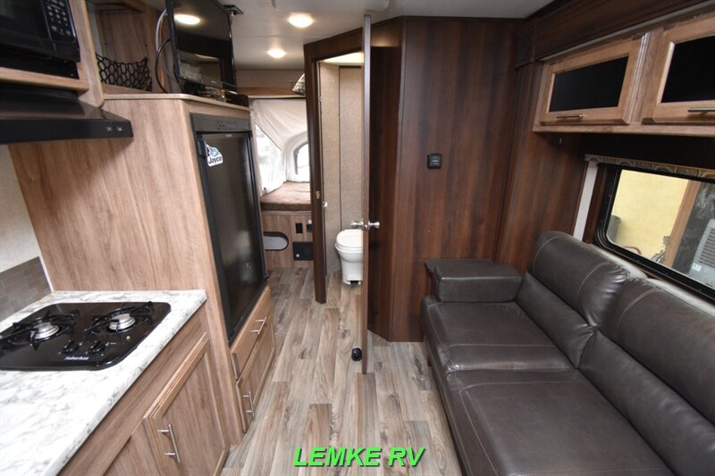 2018 Jayco Jay Feather 19XUD   - Photo 2 - Rocklin, CA 95677