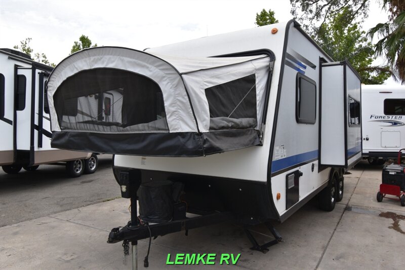 2018 Jayco Jay Feather 19XUD   - Photo 6 - Rocklin, CA 95677