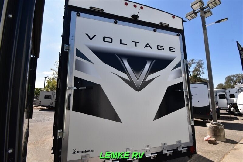 2021 Dutchmen Voltage Triton 3351   - Photo 7 - Rocklin, CA 95677