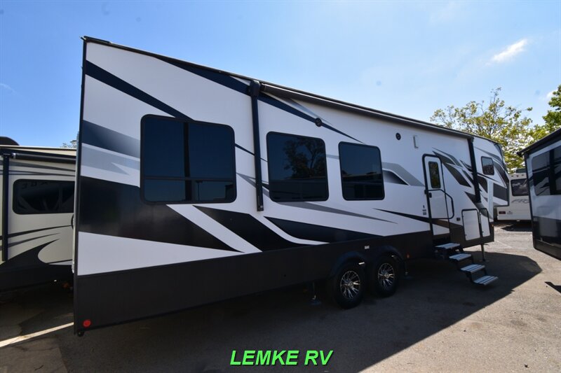 2021 Dutchmen Voltage Triton 3351   - Photo 8 - Rocklin, CA 95677