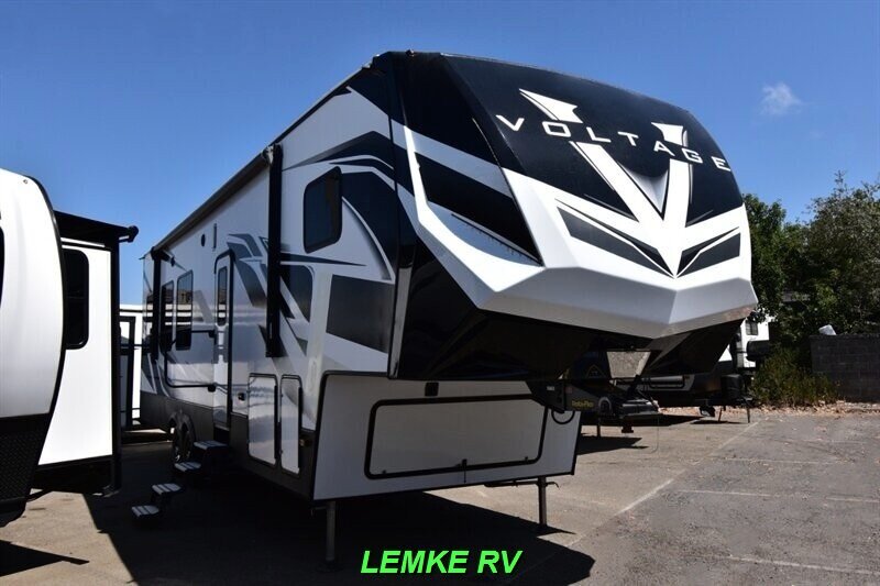 2021 Dutchmen Voltage Triton 3351  