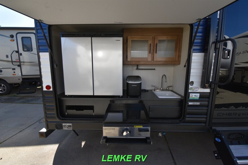 2025 Forest River Cherokee Grey Wolf 29TE   - Photo 10 - Rocklin, CA 95677