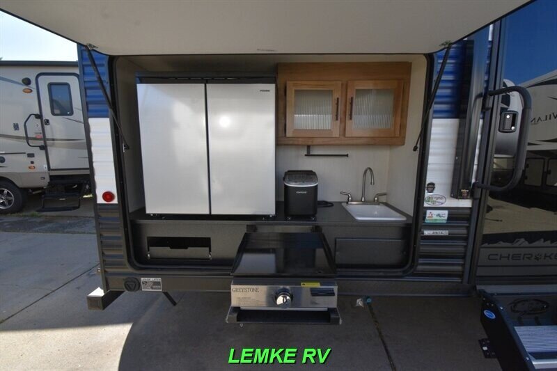 2025 Forest River Cherokee Grey Wolf 29TE   - Photo 10 - Rocklin, CA 95677
