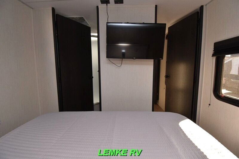 2025 Forest River Cherokee Grey Wolf 29TE   - Photo 19 - Rocklin, CA 95677