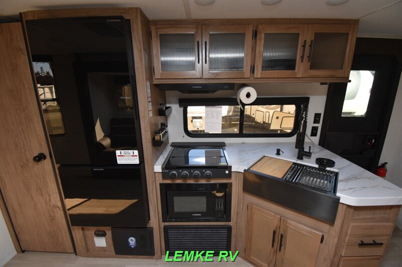 2025 Forest River Cherokee Grey Wolf 29TE   - Photo 14 - Rocklin, CA 95677