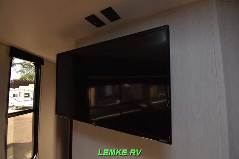 2025 Forest River Cherokee Grey Wolf 29TE   - Photo 27 - Rocklin, CA 95677