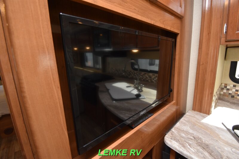 2019 Coachmen Pursuit 33BH   - Photo 26 - Rocklin, CA 95677