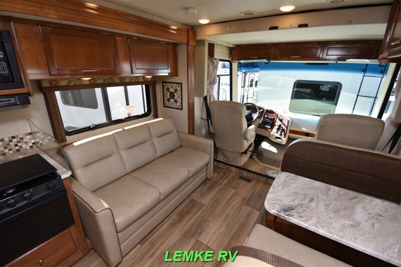 2019 Coachmen Pursuit 33BH   - Photo 10 - Rocklin, CA 95677