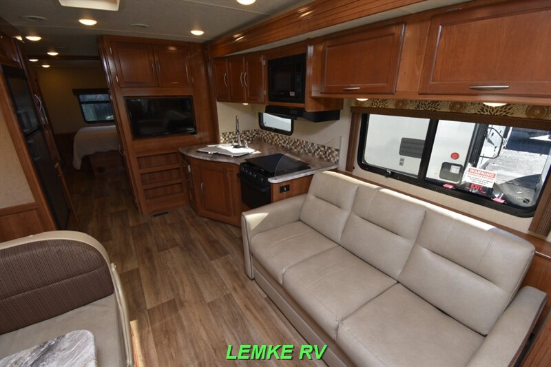 2019 Coachmen Pursuit 33BH   - Photo 21 - Rocklin, CA 95677