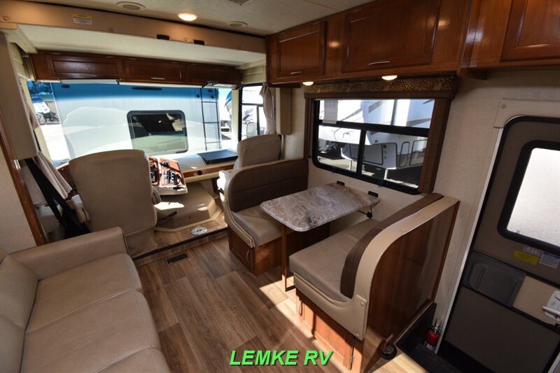 2019 Coachmen Pursuit 33BH   - Photo 11 - Rocklin, CA 95677