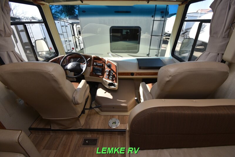 2019 Coachmen Pursuit 33BH   - Photo 24 - Rocklin, CA 95677