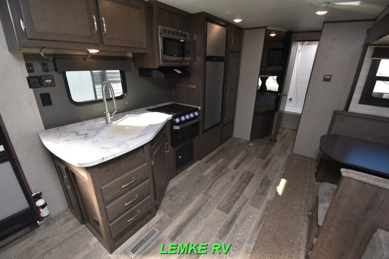 2021 Jayco Jay Flight SLX 8 267BHS   - Photo 13 - Rocklin, CA 95677