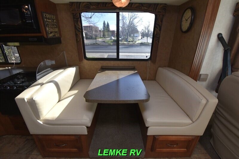 2012 Coachmen Mirada 29DS   - Photo 16 - Rocklin, CA 95677