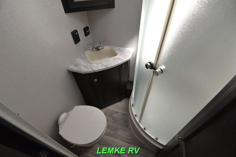 2020 Venture RV Sporttrek 251VRK   - Photo 20 - Rocklin, CA 95677