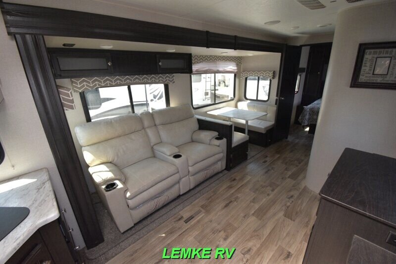 2020 Venture RV Sporttrek 251VRK   - Photo 10 - Rocklin, CA 95677