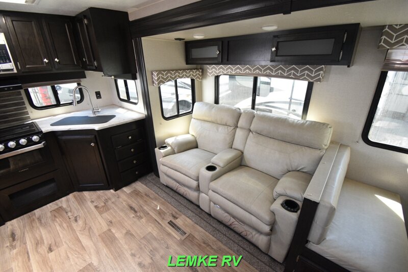 2020 Venture RV Sporttrek 251VRK   - Photo 16 - Rocklin, CA 95677