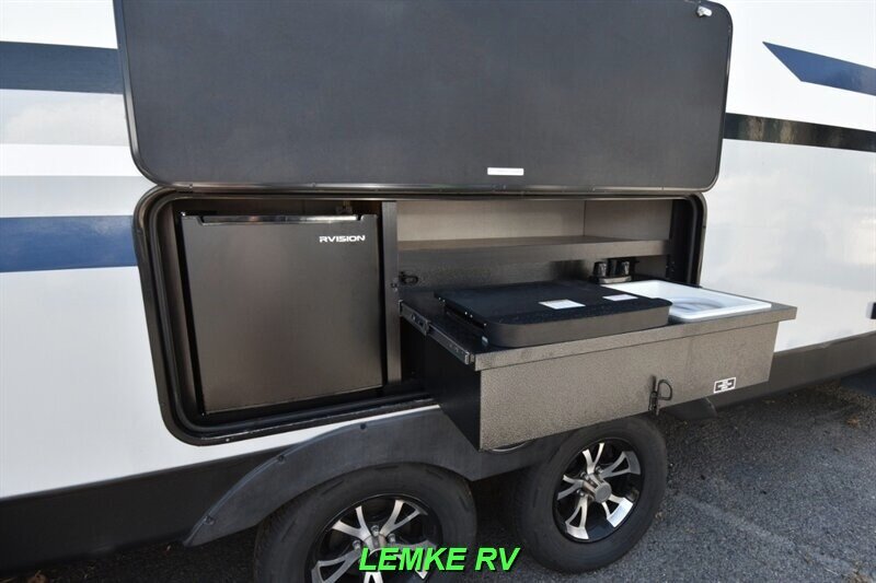 2020 Venture RV Sporttrek 251VRK   - Photo 9 - Rocklin, CA 95677