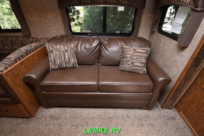 2016 Outdoors RV Timber Ridge 270DBHS   - Photo 21 - Rocklin, CA 95677