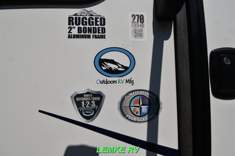 2016 Outdoors RV Timber Ridge 270DBHS   - Photo 9 - Rocklin, CA 95677