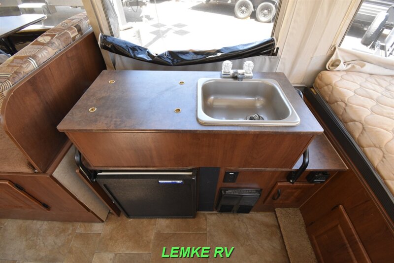 2015 Jayco Jay Series 1209SC   - Photo 13 - Rocklin, CA 95677