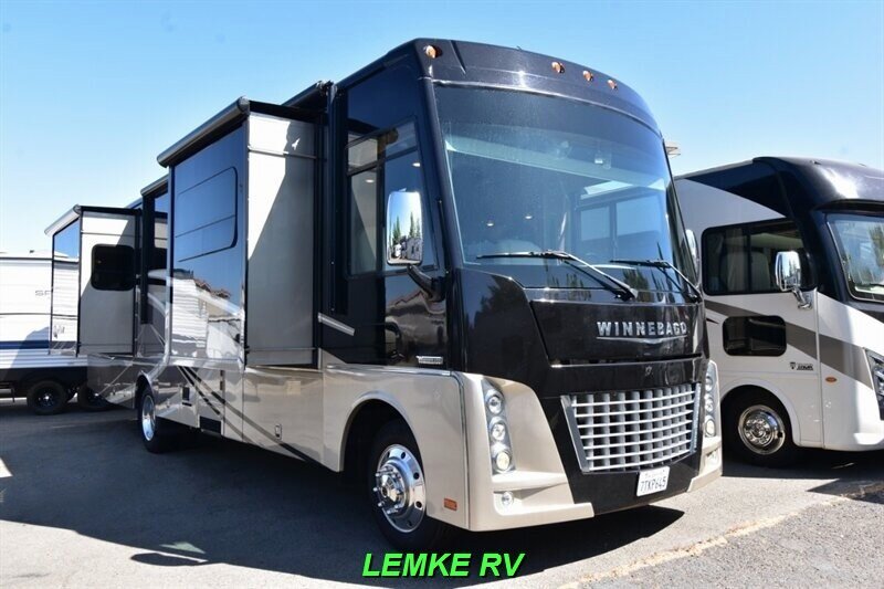 2016 Winnebago Adventurer 35P   - Photo 1 - Rocklin, CA 95677