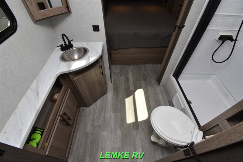 2023 Grand Design Imagine 2910BH   - Photo 16 - Rocklin, CA 95677