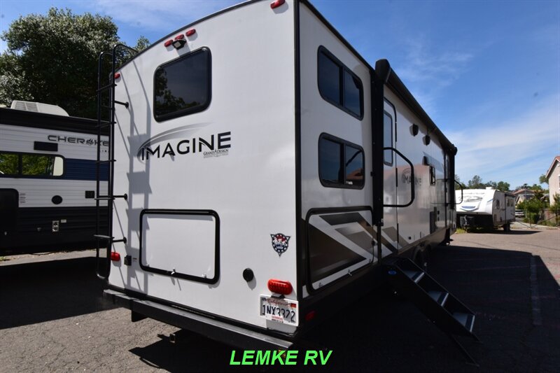 2023 Grand Design Imagine 2910BH   - Photo 9 - Rocklin, CA 95677