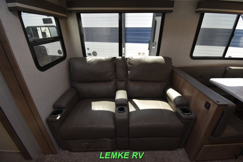 2023 Grand Design Imagine 2910BH   - Photo 15 - Rocklin, CA 95677