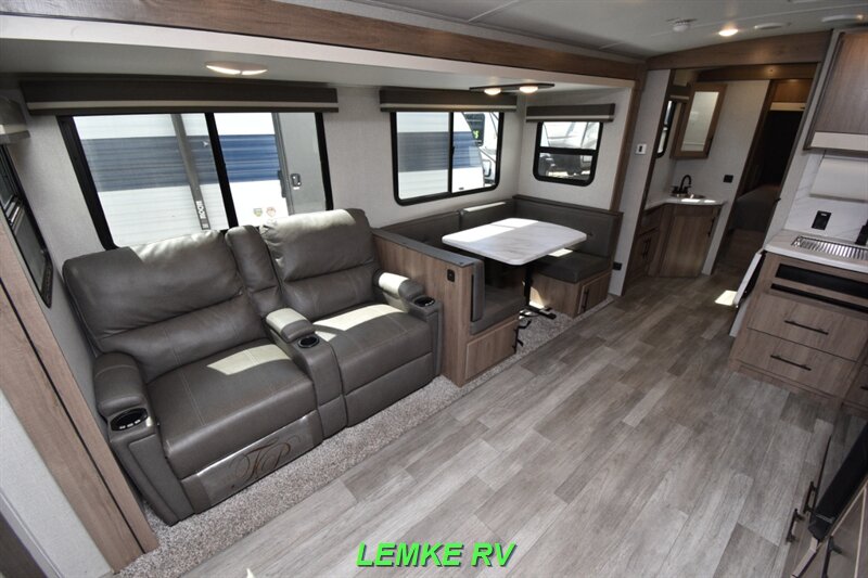 2023 Grand Design Imagine 2910BH   - Photo 10 - Rocklin, CA 95677