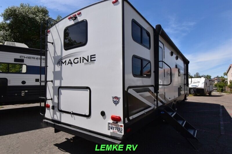 2023 Grand Design Imagine 2910BH   - Photo 8 - Rocklin, CA 95677