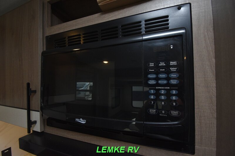 2023 Grand Design Imagine 2910BH   - Photo 25 - Rocklin, CA 95677