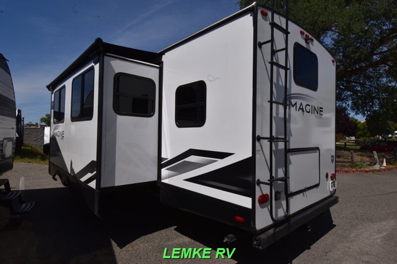 2023 Grand Design Imagine 2910BH   - Photo 7 - Rocklin, CA 95677