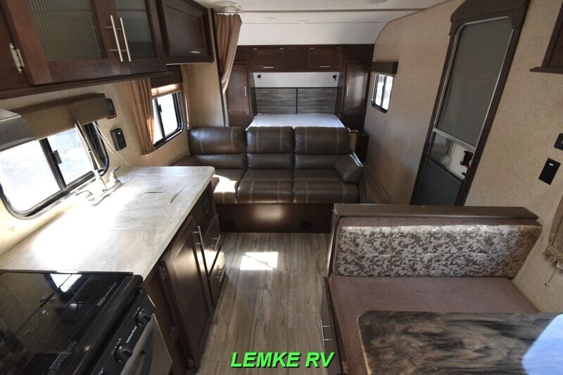 2017 Forest River Cherokee Grey Wolf 23QB   - Photo 2 - Rocklin, CA 95677