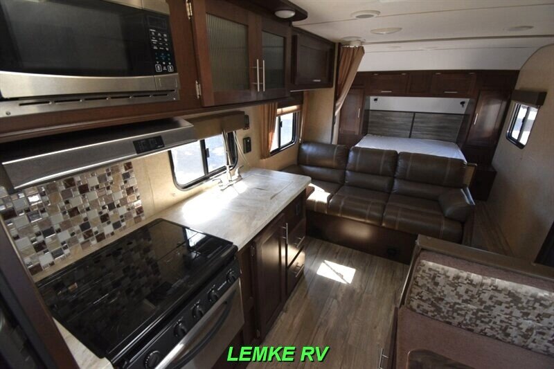 2017 Forest River Cherokee Grey Wolf 23QB   - Photo 9 - Rocklin, CA 95677