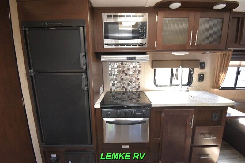 2017 Forest River Cherokee Grey Wolf 23QB   - Photo 13 - Rocklin, CA 95677