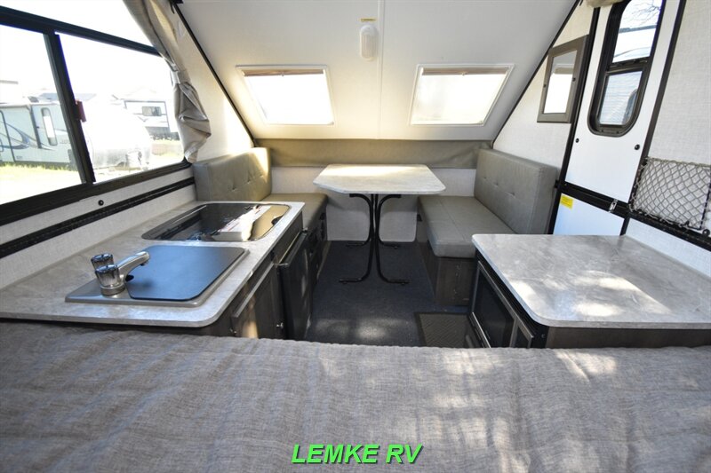 2021 Forest River Rockwood A122   - Photo 16 - Rocklin, CA 95677