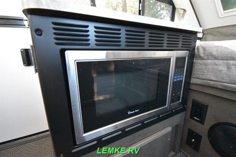 2021 Forest River Rockwood A122   - Photo 18 - Rocklin, CA 95677