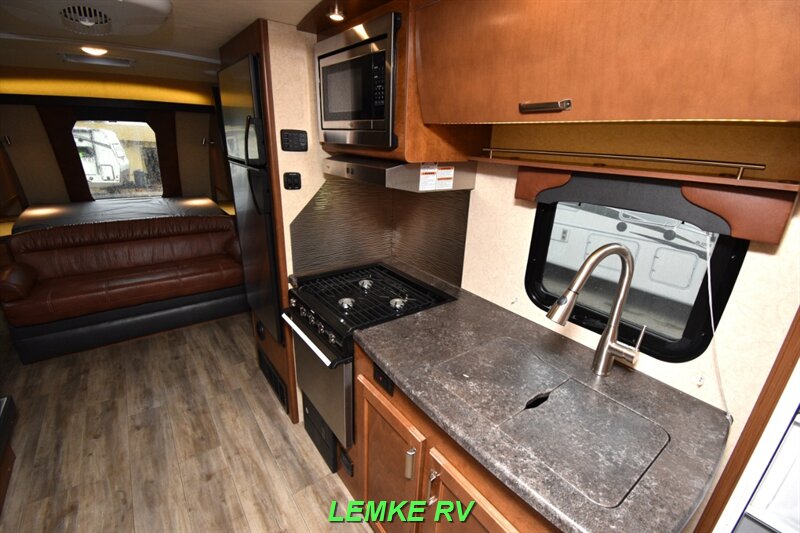 2019 Lance 1995   - Photo 14 - Rocklin, CA 95677