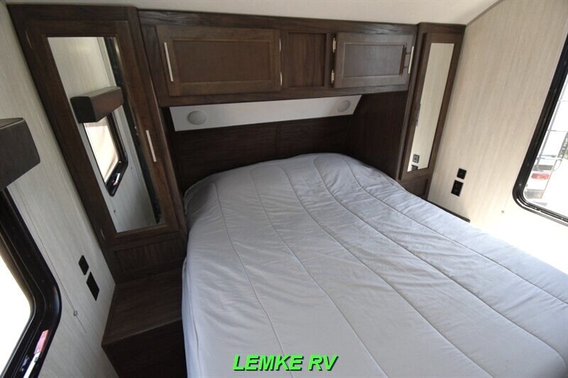 2019 Forest River Cherokee Limited 294DBH   - Photo 17 - Rocklin, CA 95677