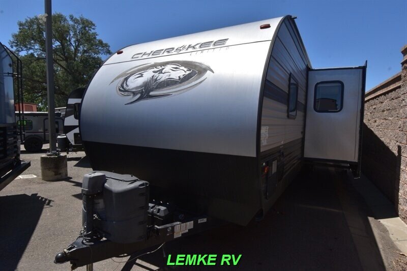 2019 Forest River Cherokee Limited 294DBH   - Photo 6 - Rocklin, CA 95677