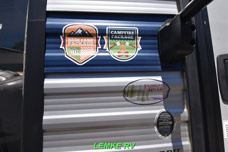 2019 Forest River Cherokee Limited 294DBH   - Photo 27 - Rocklin, CA 95677