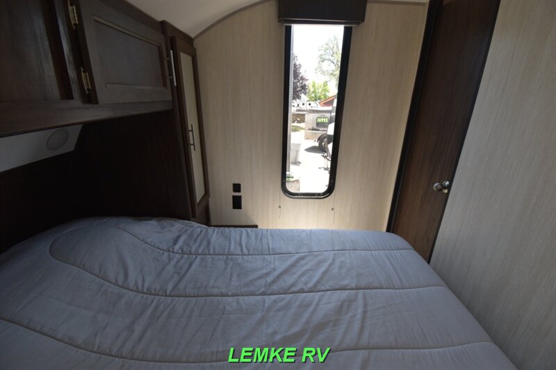 2019 Forest River Cherokee Limited 294DBH   - Photo 22 - Rocklin, CA 95677