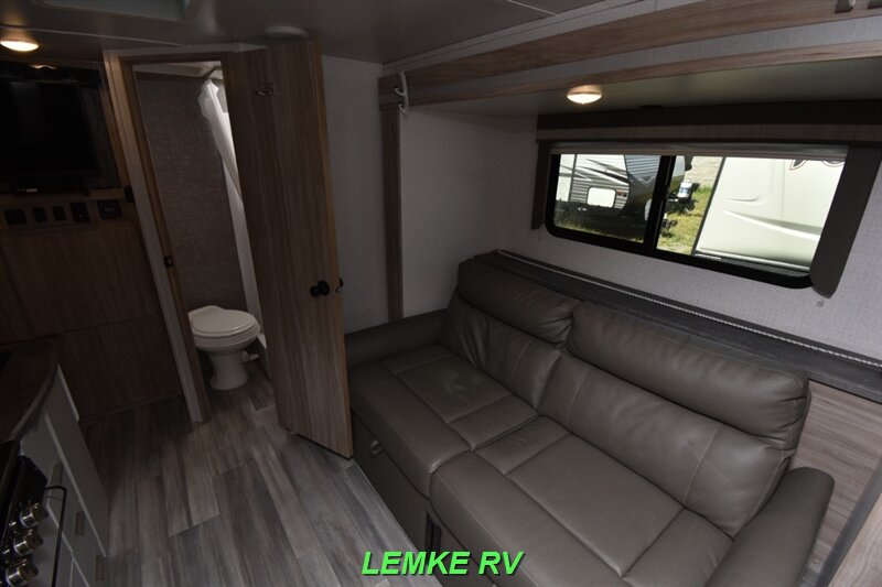 2021 Winnebago Micro Minnie 1808FBS   - Photo 16 - Rocklin, CA 95677