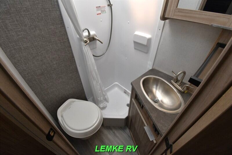 2021 Winnebago Micro Minnie 1808FBS   - Photo 20 - Rocklin, CA 95677