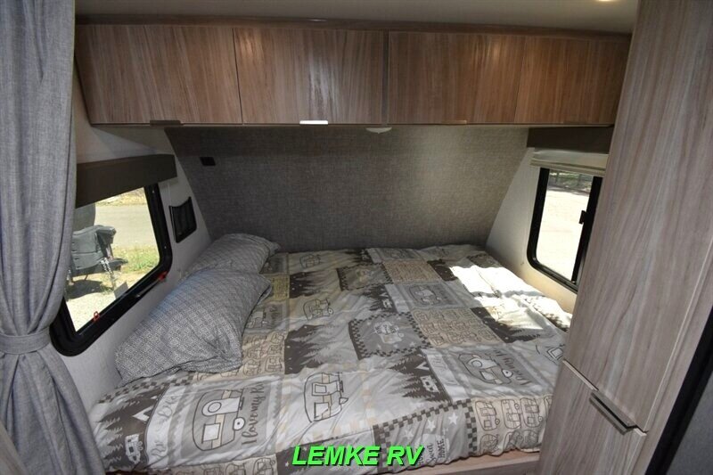 2021 Winnebago Micro Minnie 1808FBS   - Photo 18 - Rocklin, CA 95677