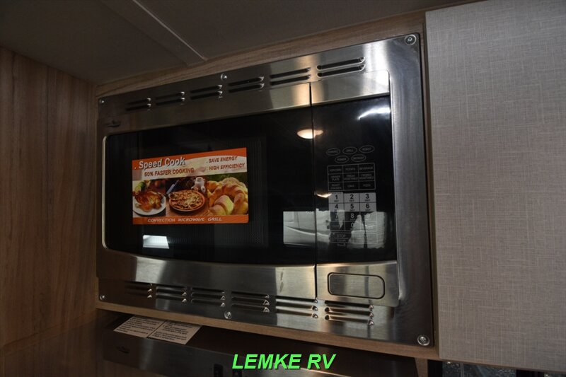 2021 Winnebago Micro Minnie 1808FBS   - Photo 22 - Rocklin, CA 95677